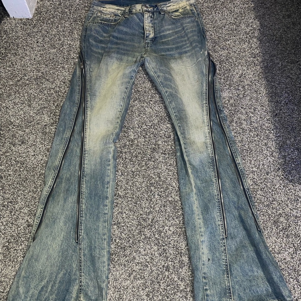 Vintage blue flared zipper denim